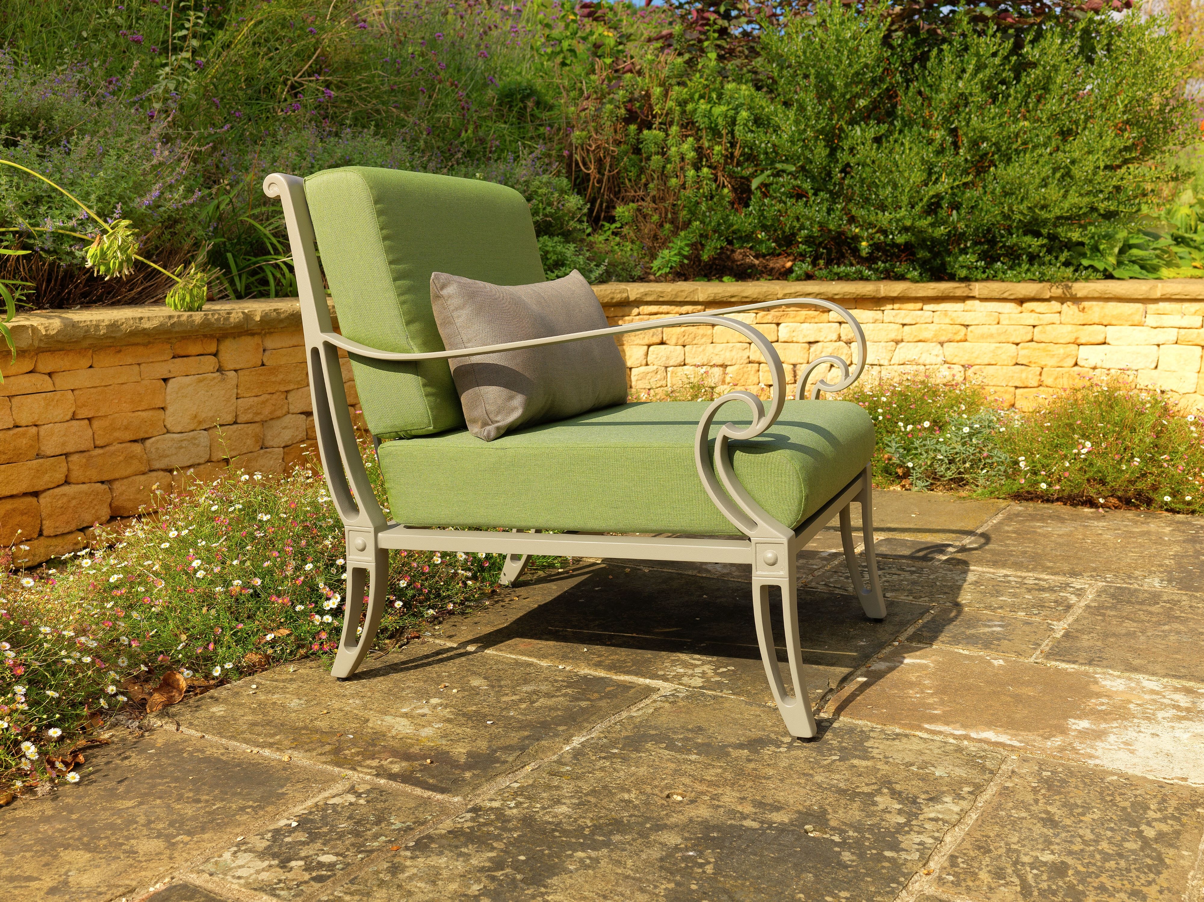 scroll-loungechair-l2