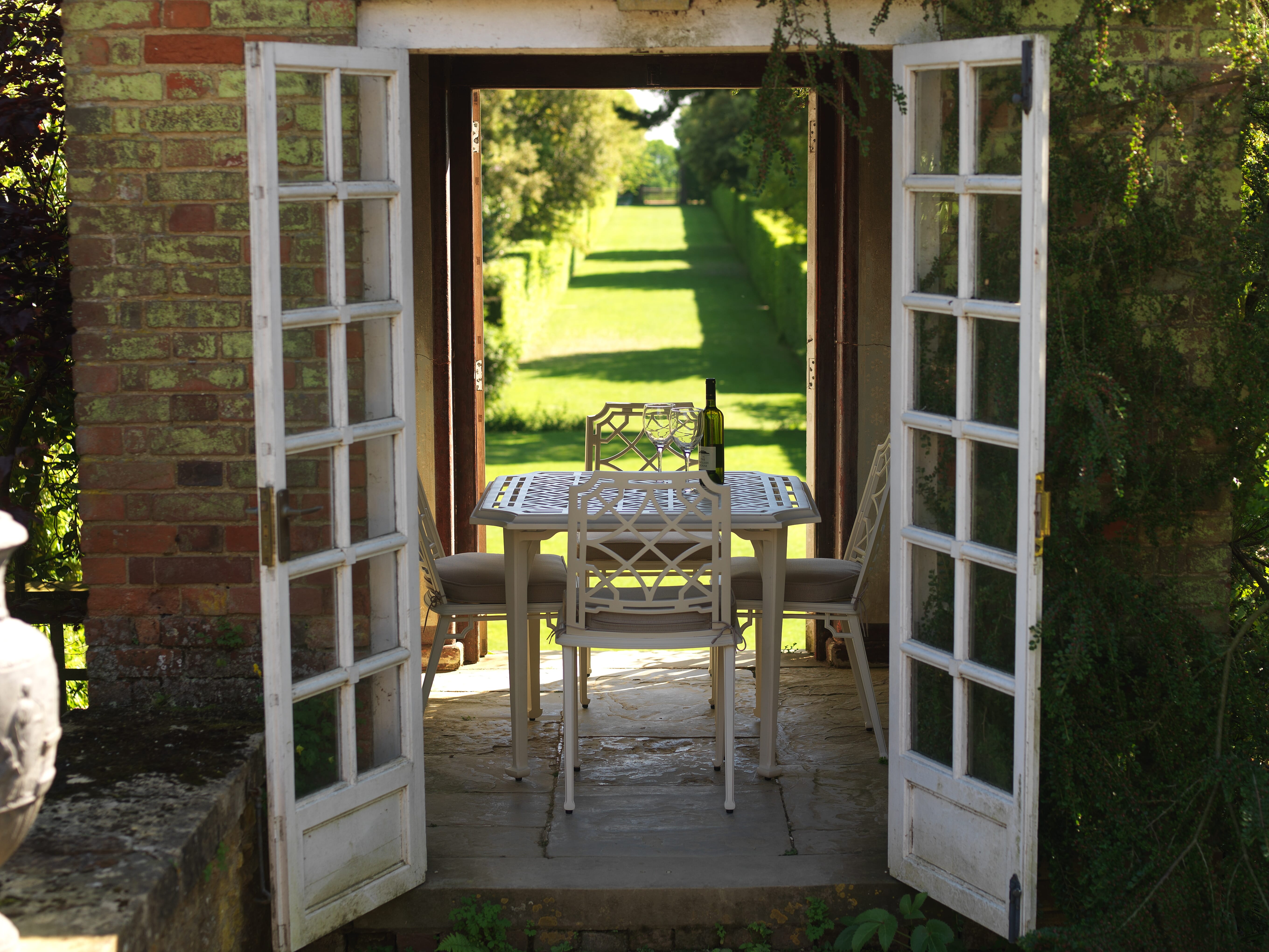 Rissington-table-960-set.RIT960