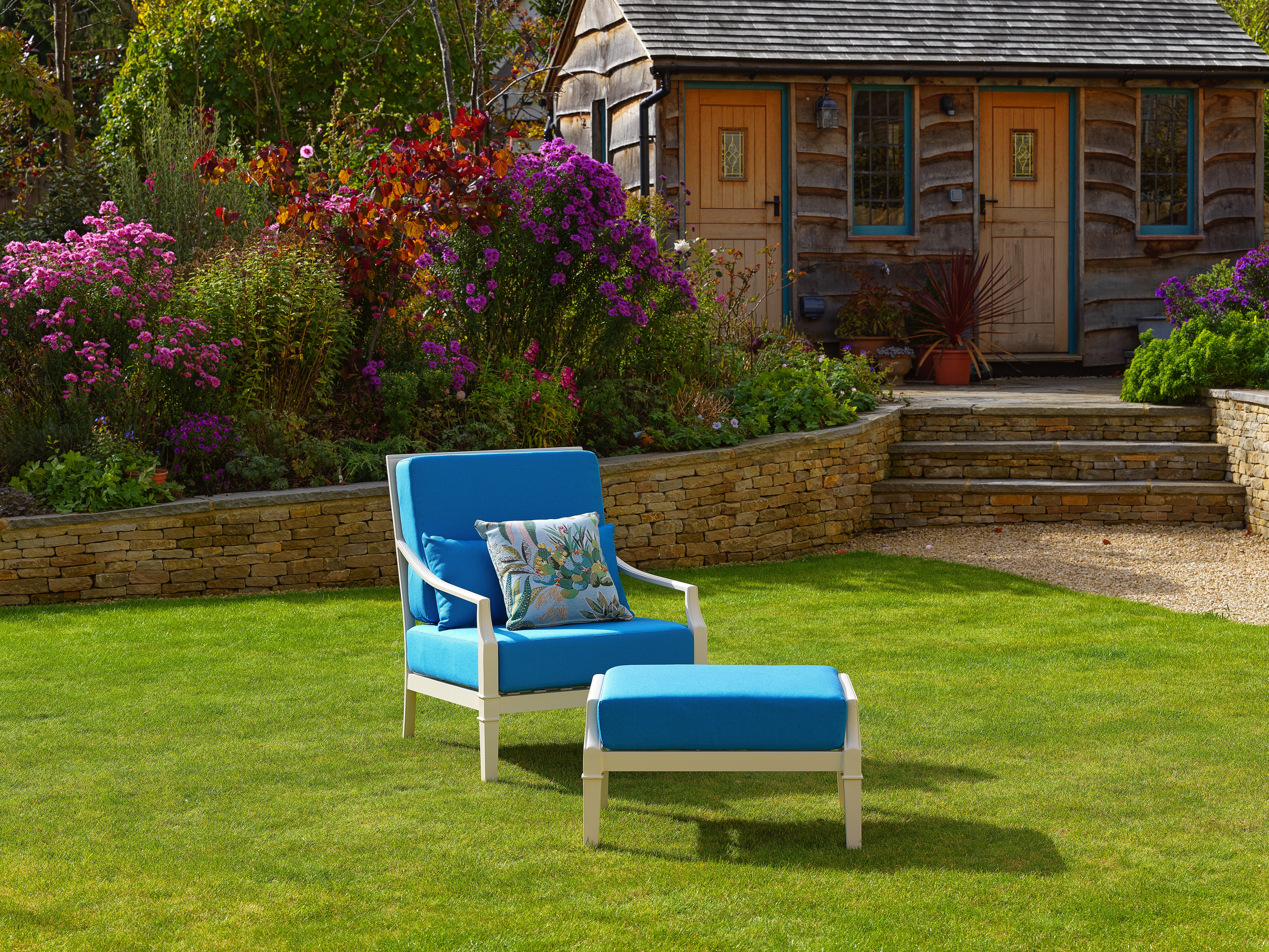 Sienna-Lounge-Chair-with-ottoman