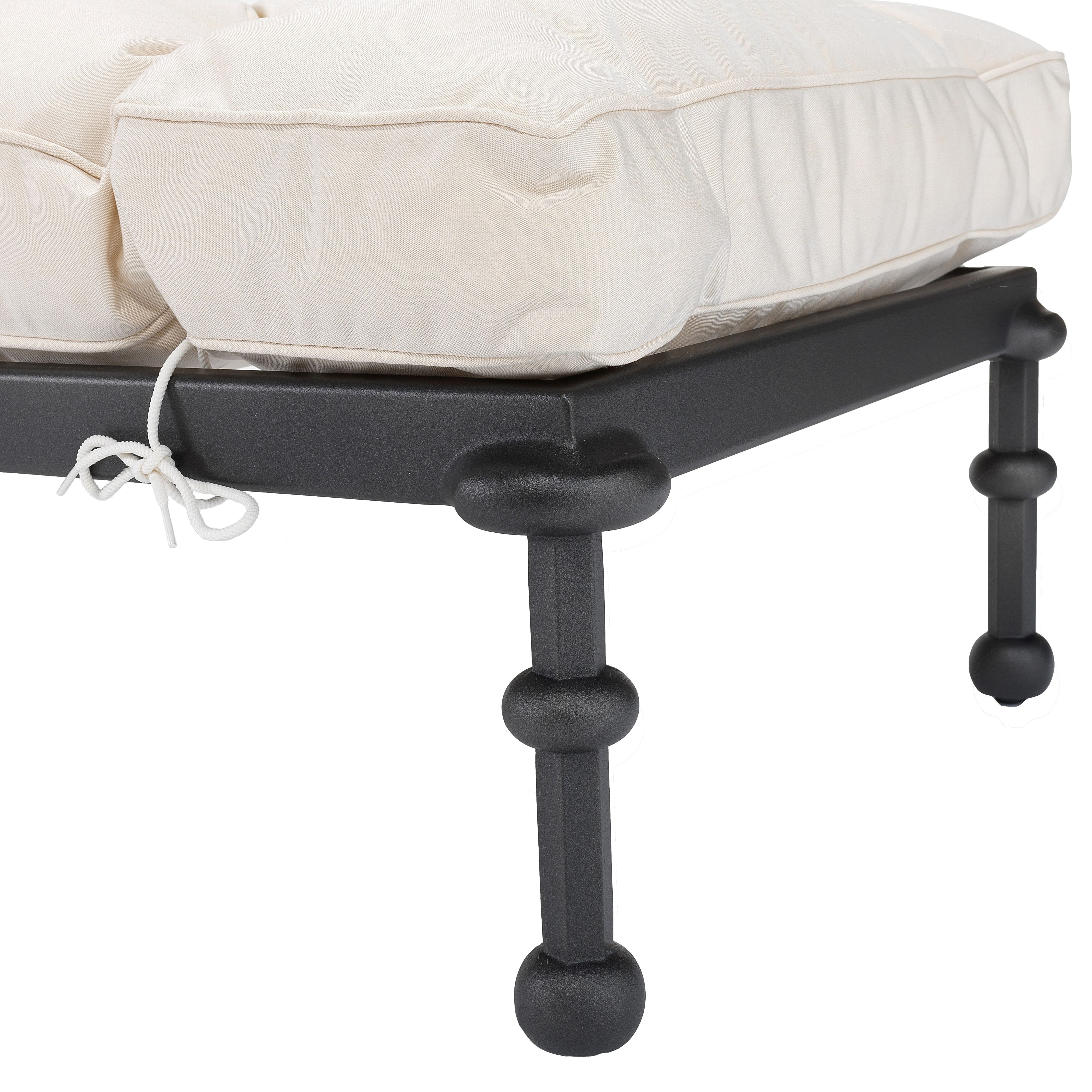 Artemis-lounger-legs-ARL