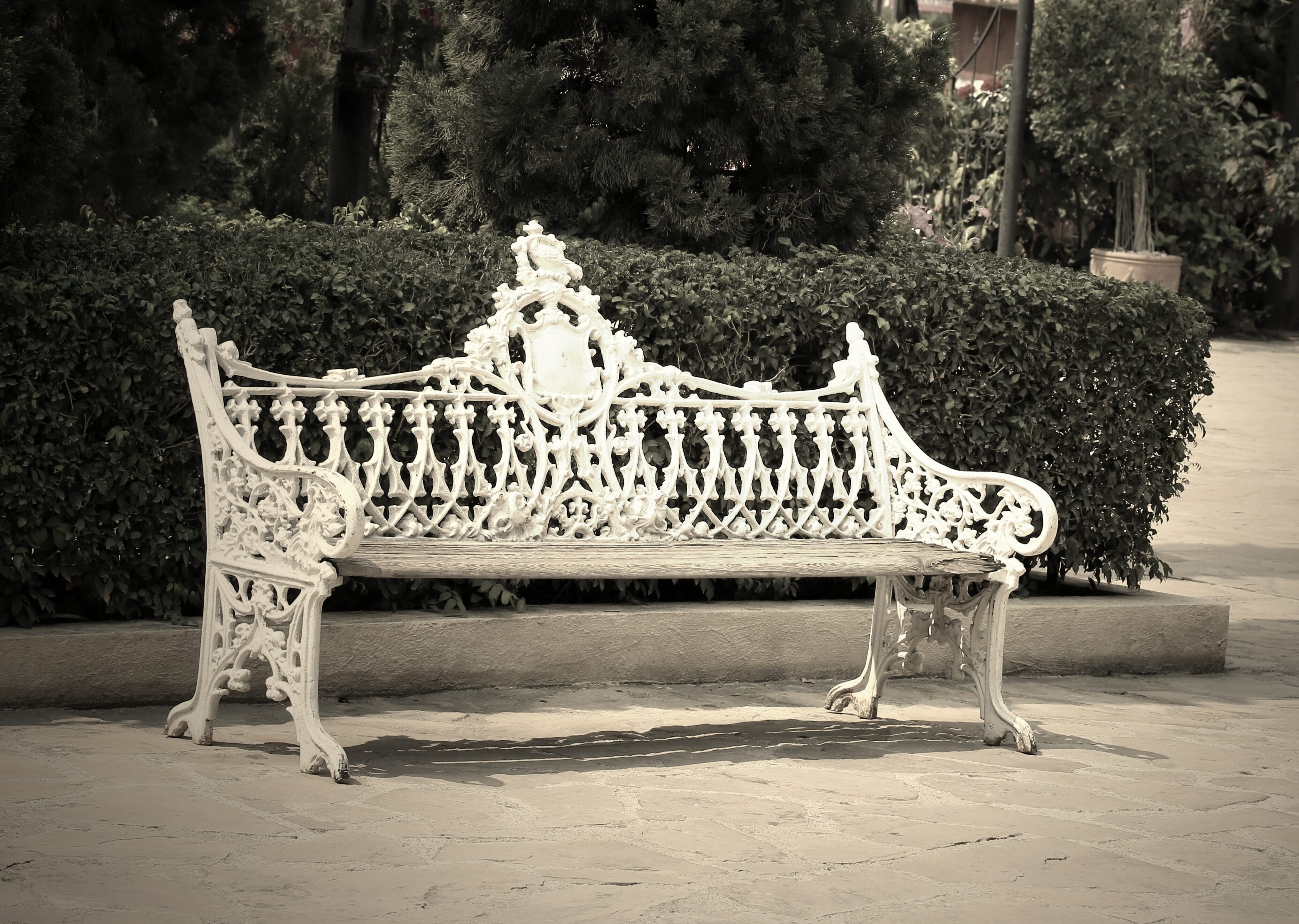 How To Choose The Perfect Garden Bench | Luxury Garden Bench