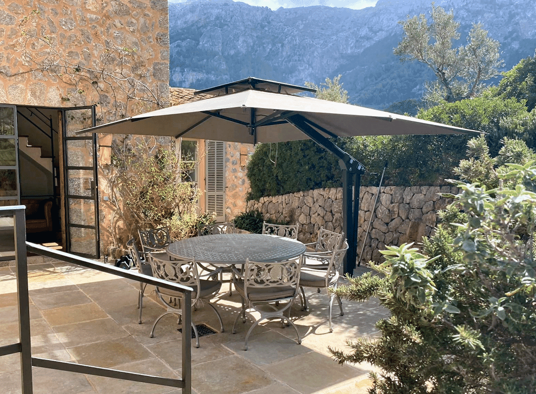 Artemis set in Spain