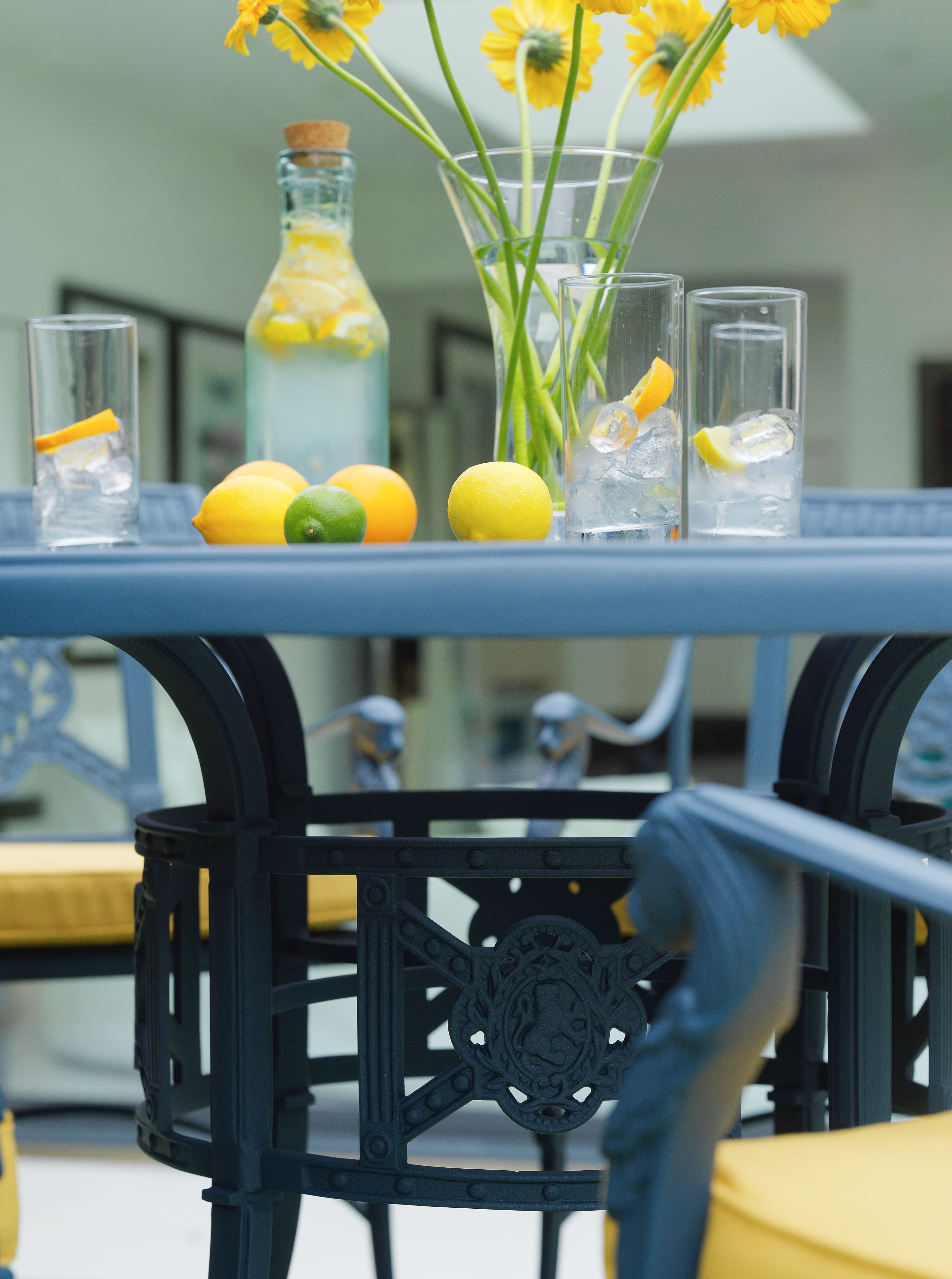 Oxleys-Furniture-Luxor-1530-Table-Close-Up-2021