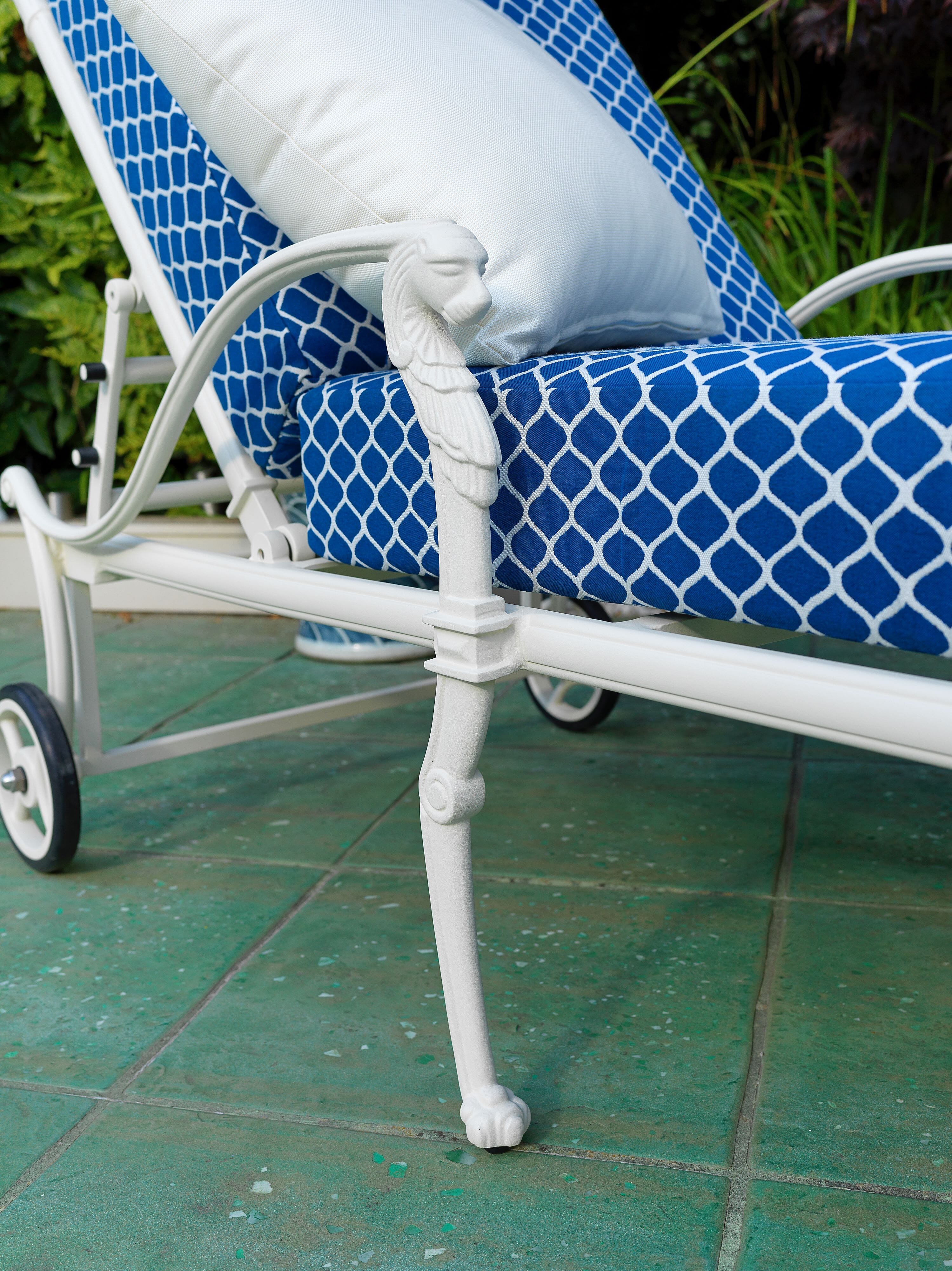 Oxleys-Furniture-Luxor-Lounger-Leg-2021