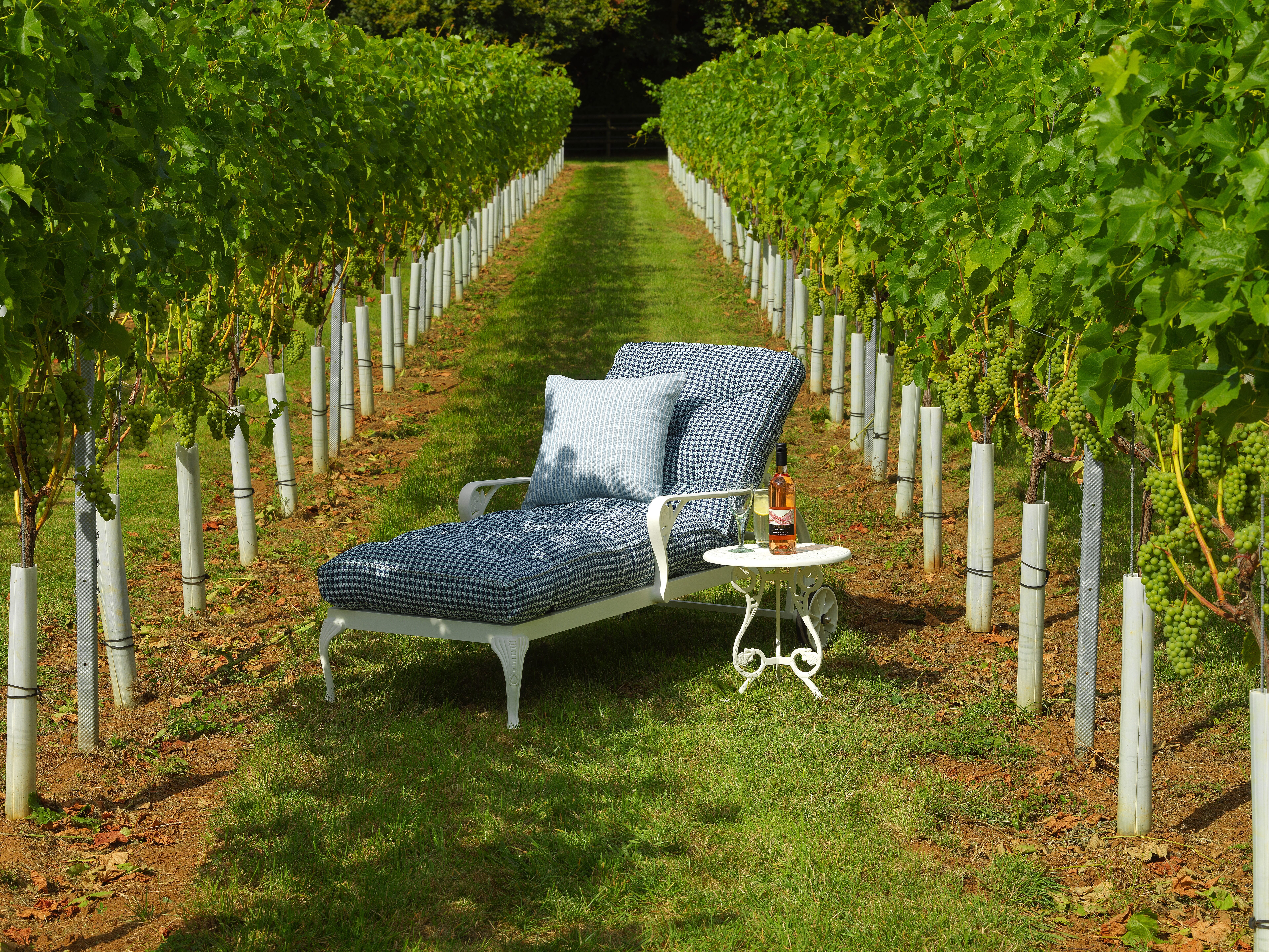 Oxleys-Barrington-Lounger-and-Coffee-Table-3
