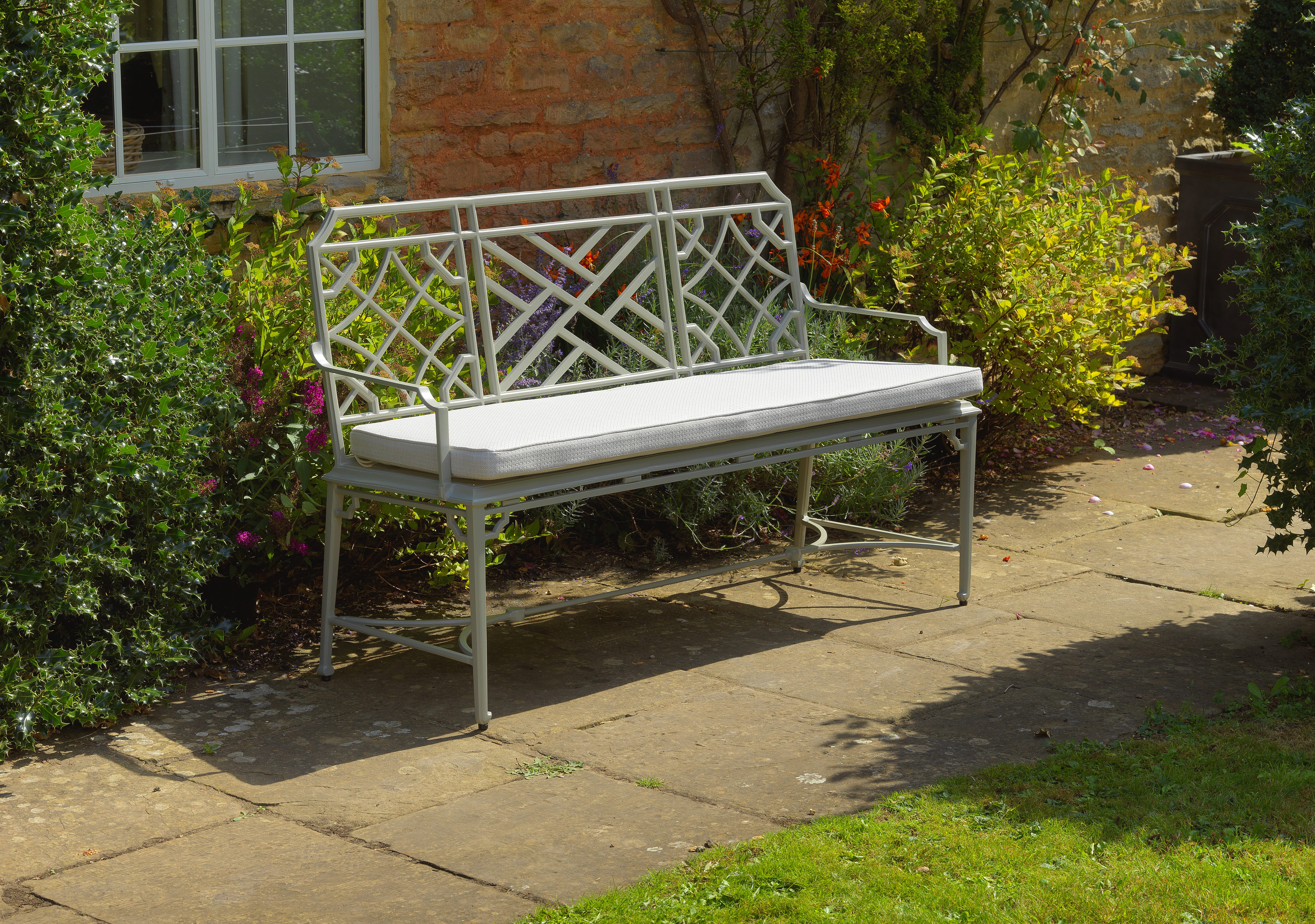 Oxleys-Rissington-Bench-4