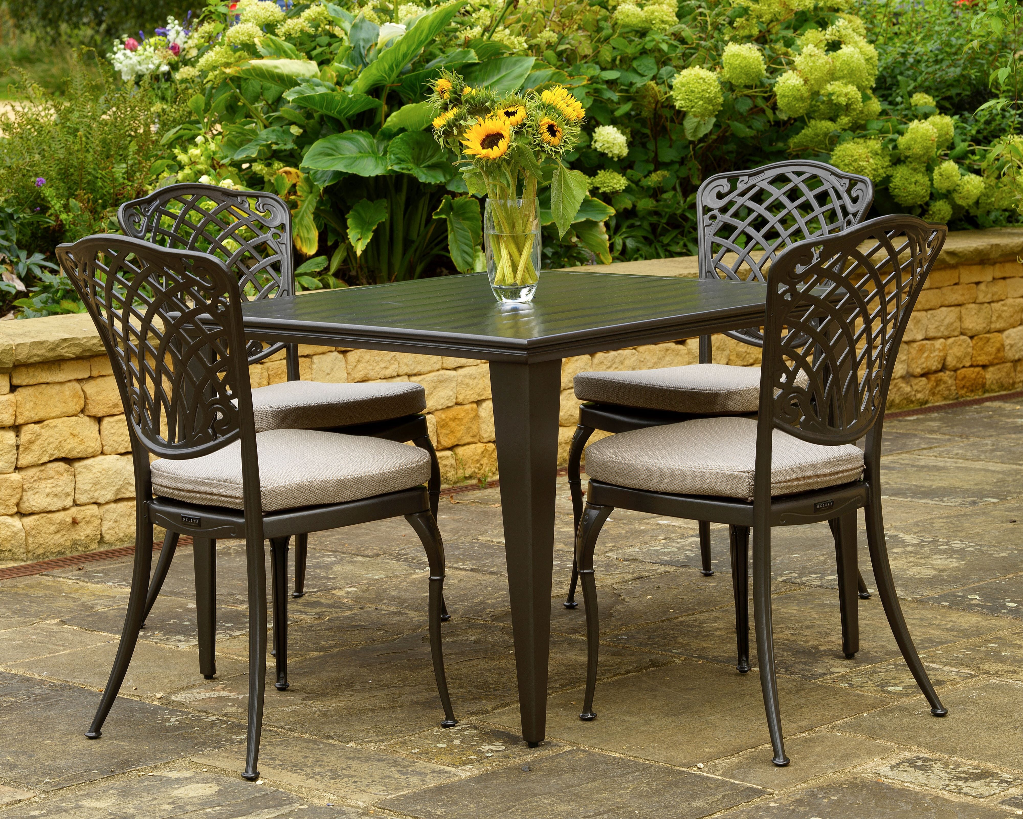 L.Casa-1000-Square-set