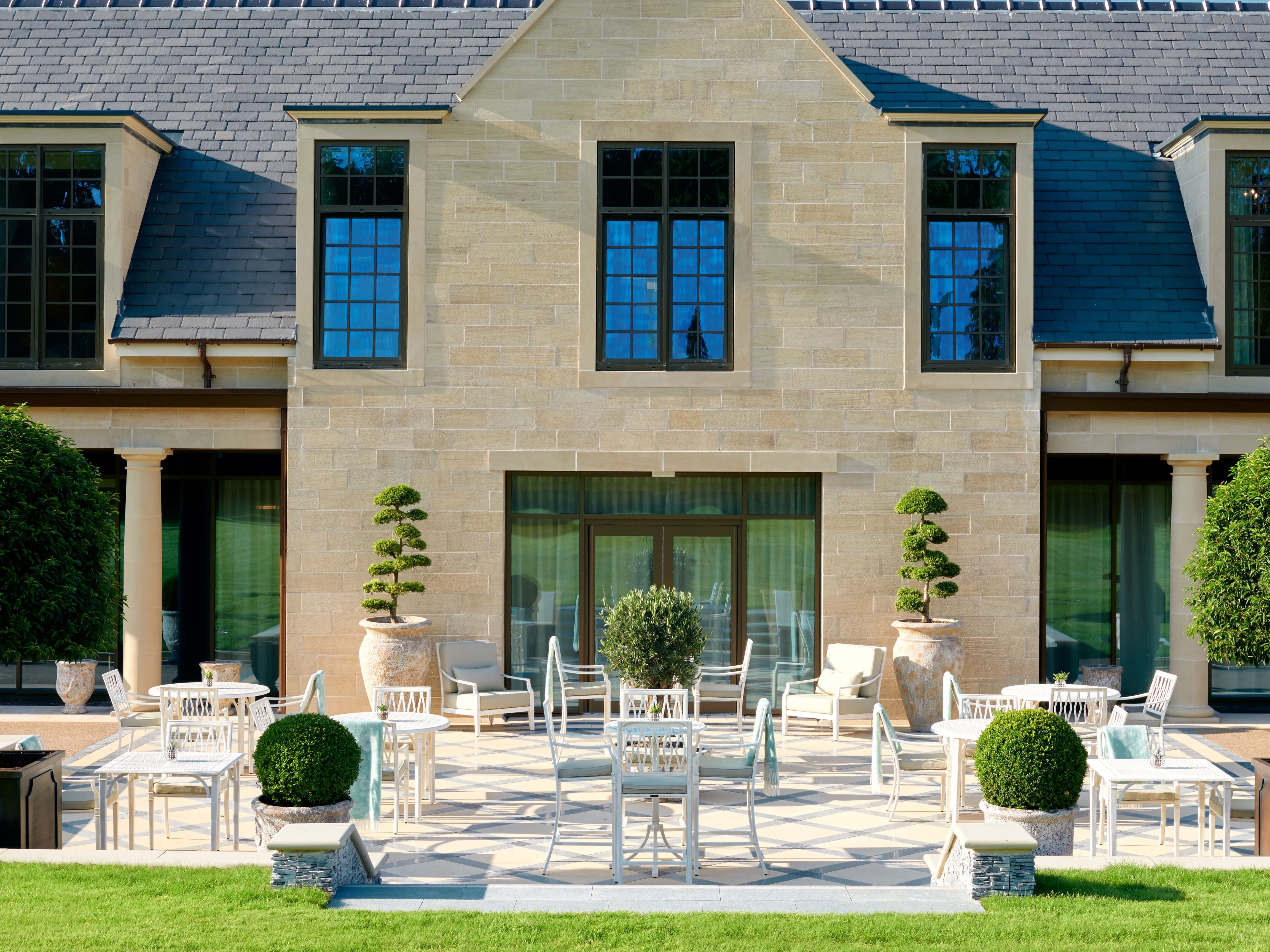 Sienna-Hotel-Setting-Grantley Hall - Oxley's Outdoor Hotel Furniture