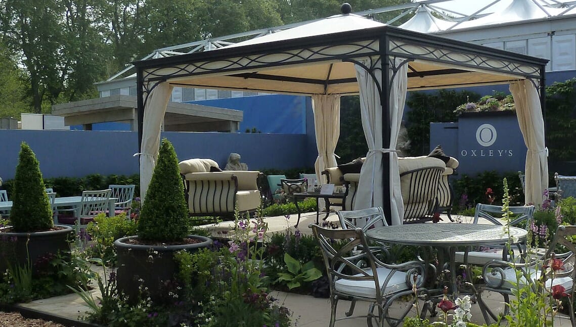 Previous-corner-stand-with-central-Gazebo