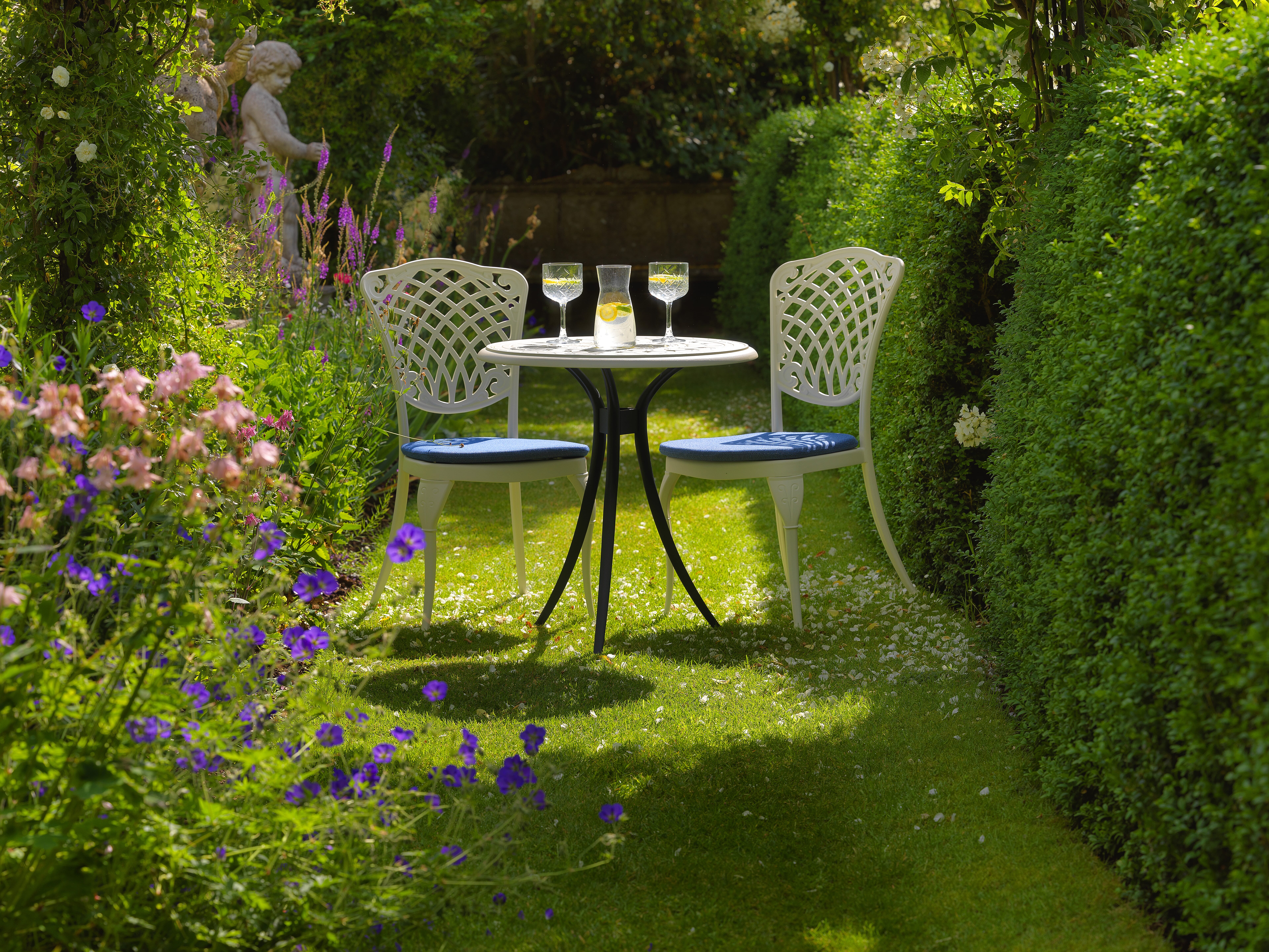 Aluminium garden furniture
