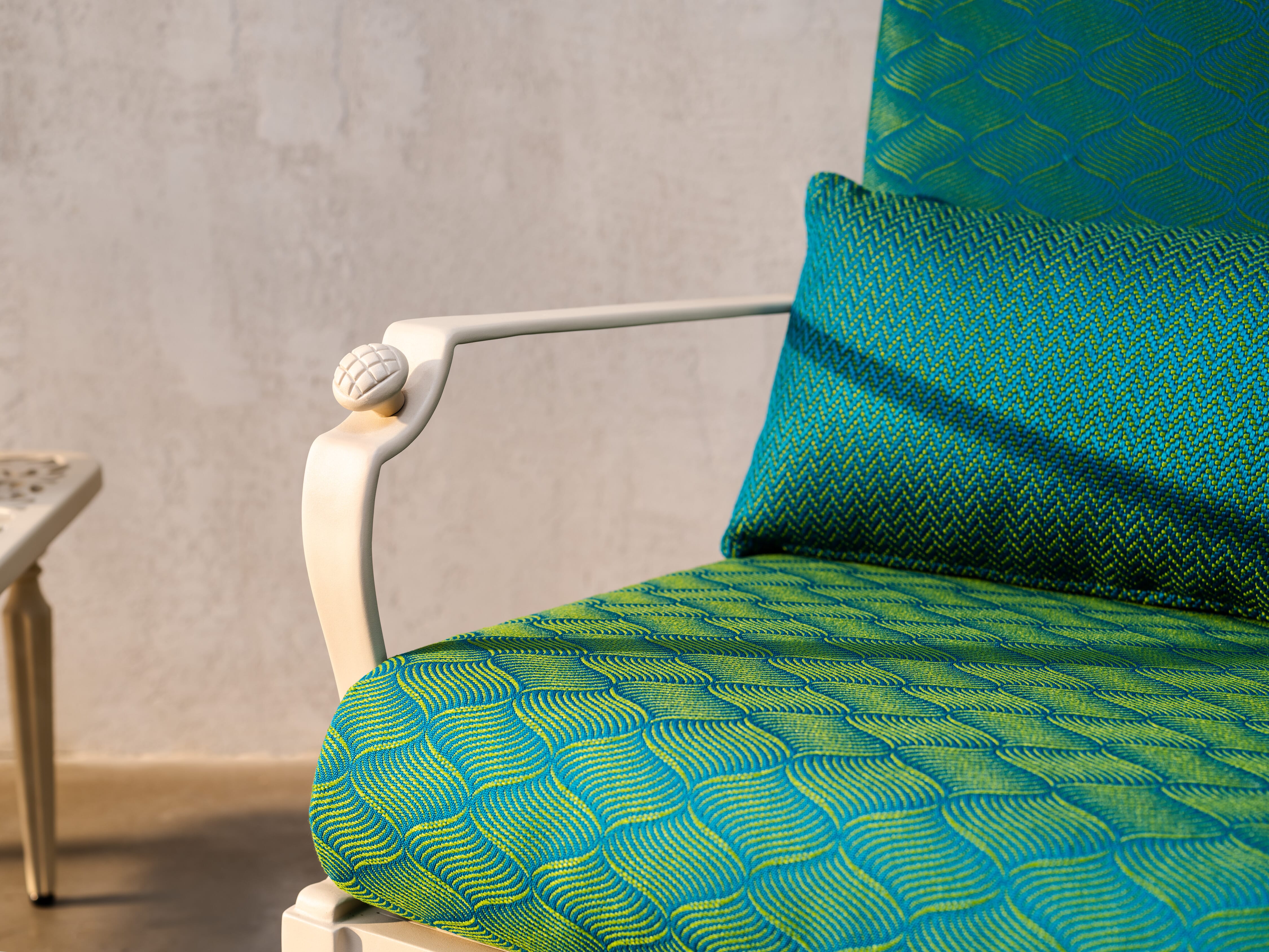 Petrosphere-Lounge-Chair-2