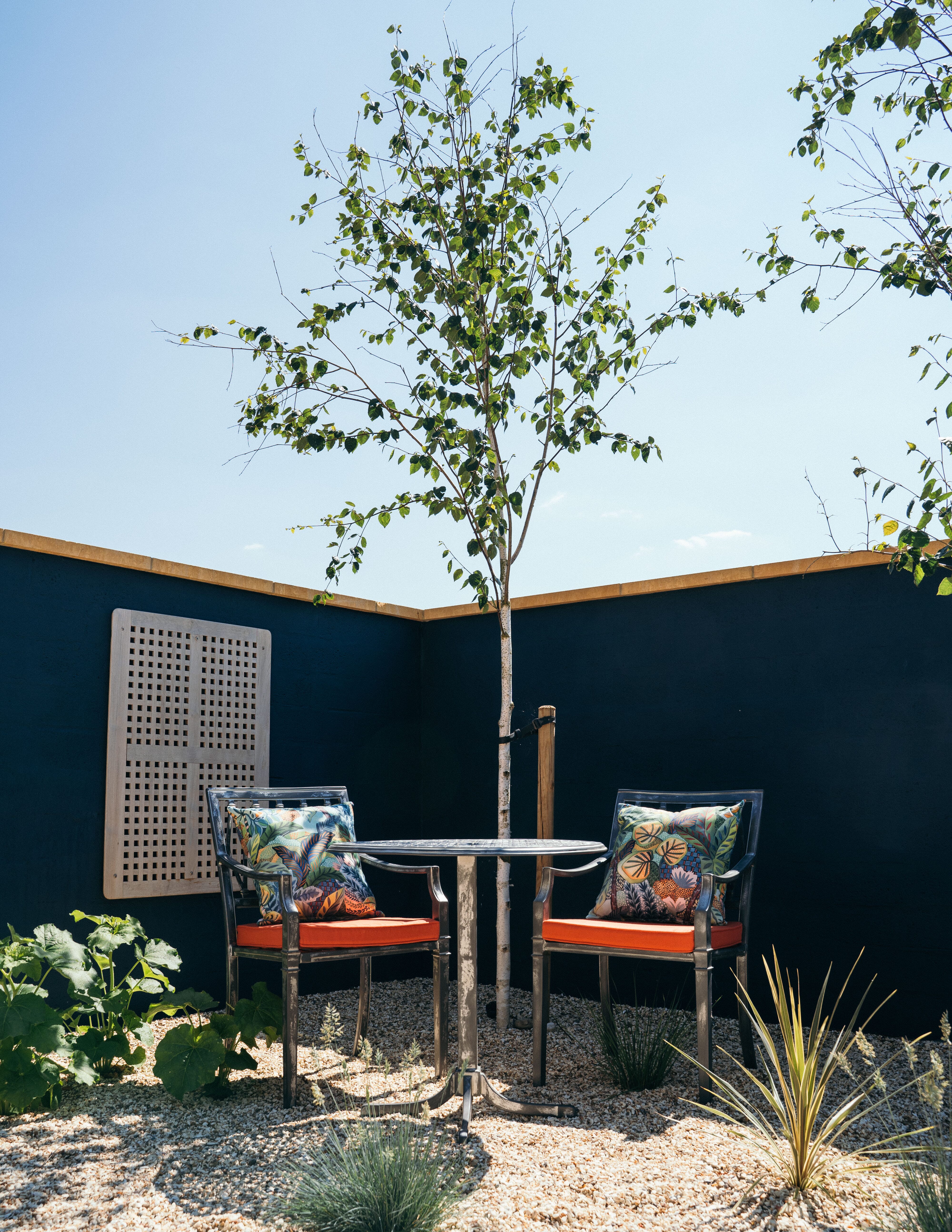 Sienna-pedestal-and-armchairs-21