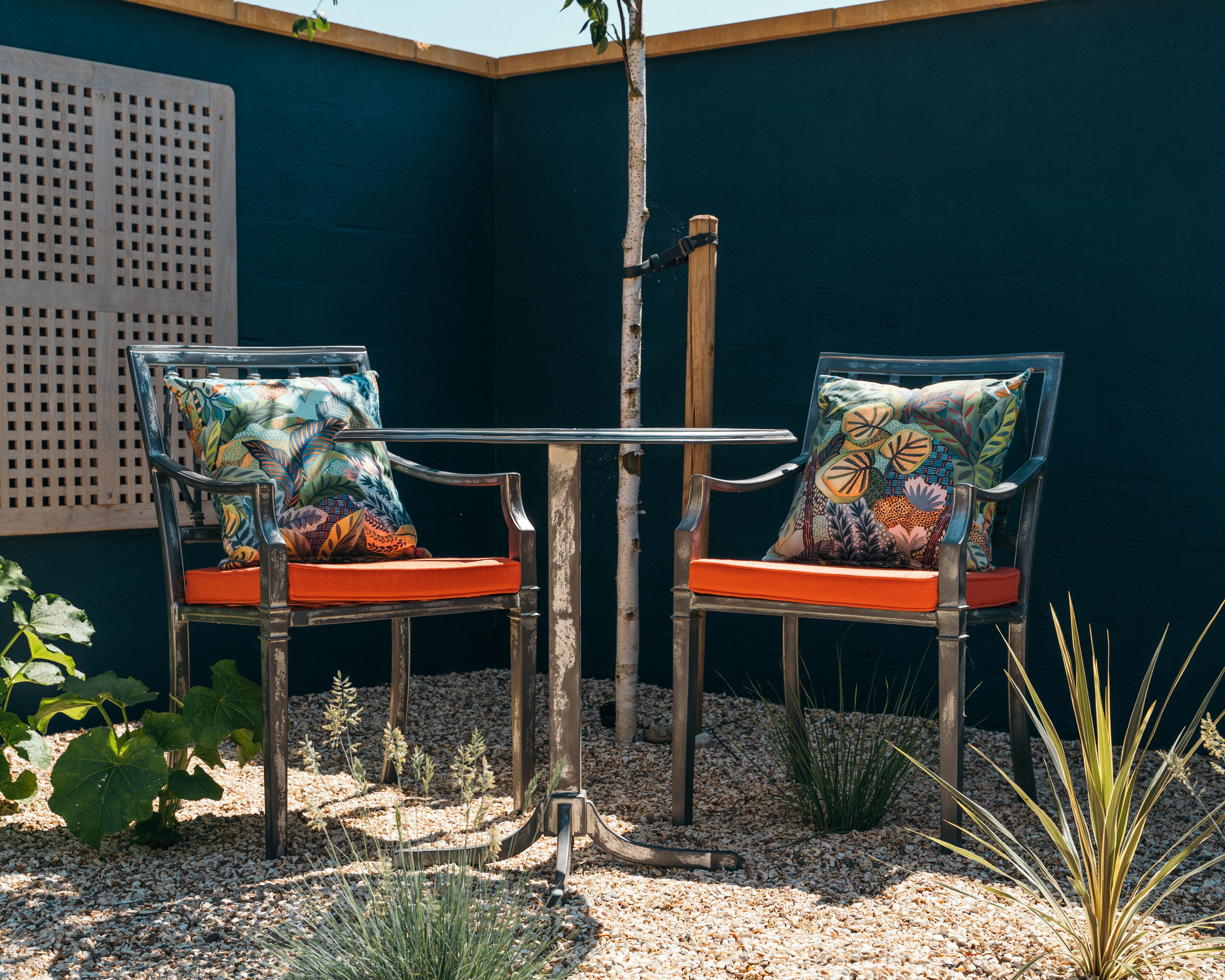 Sienna-pedestal-and-armchairs[1]