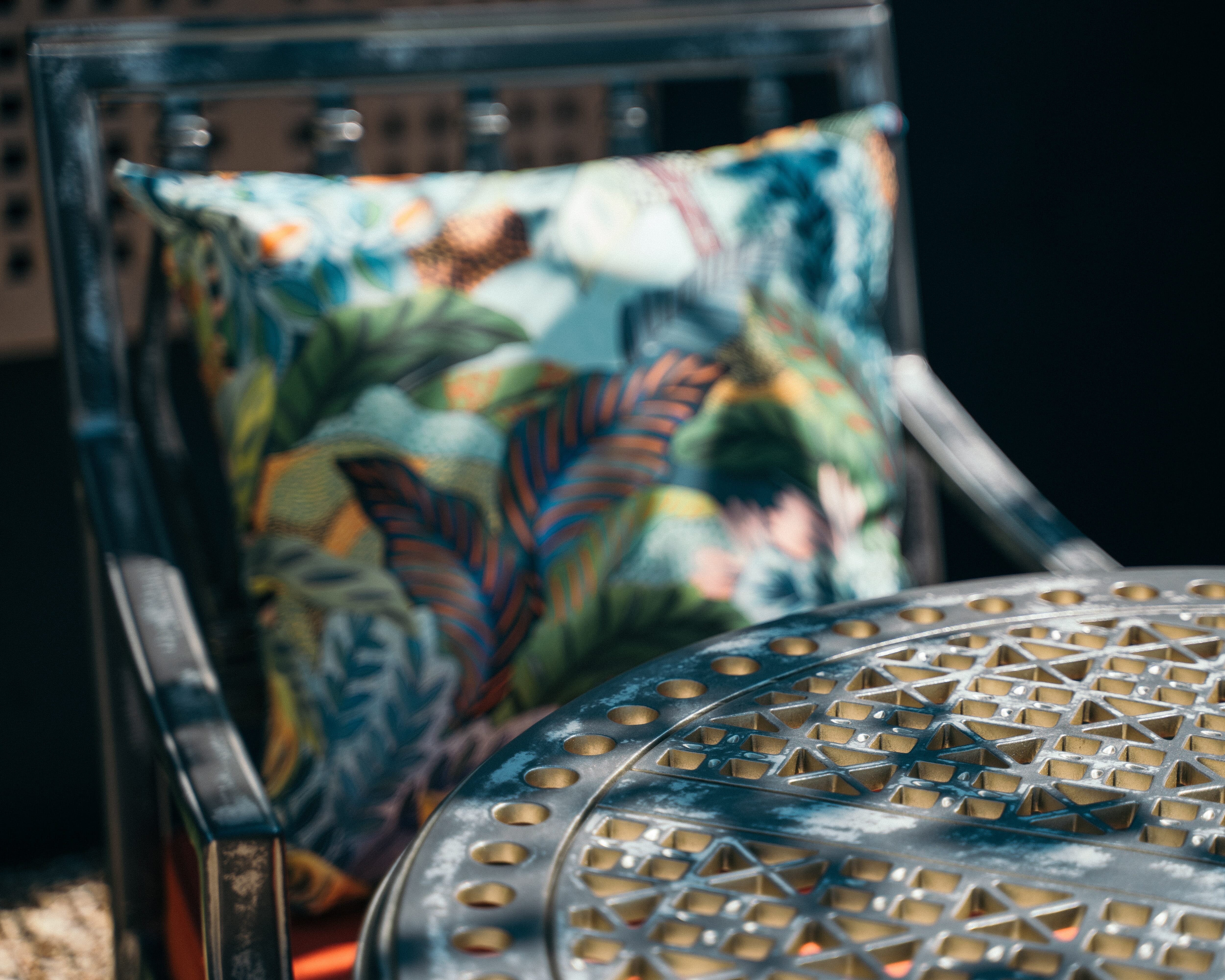 Sienna-pedestal-closeup1.jpg?w=1024&h=819&scale