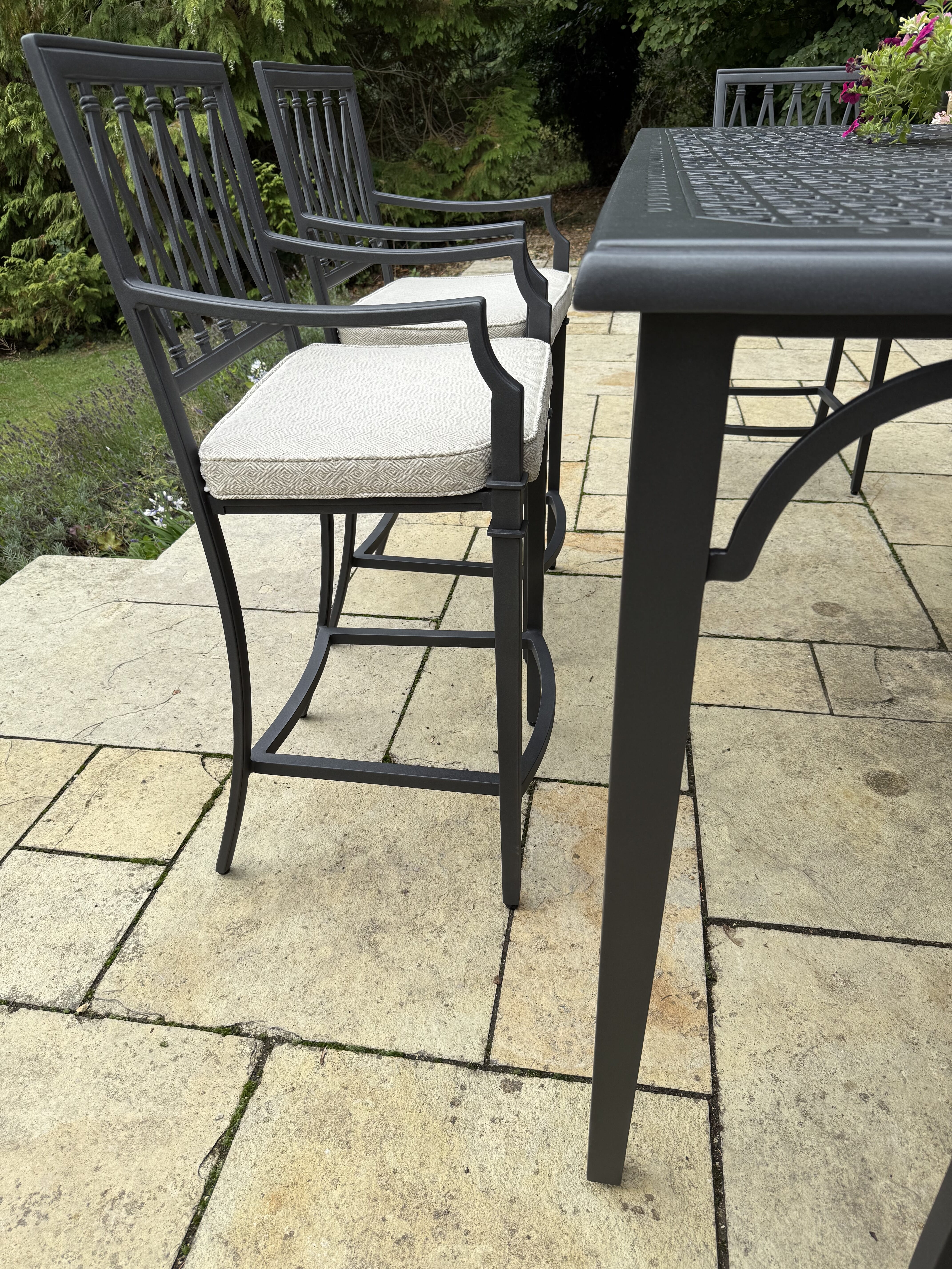 Sienna_Tall_2140_Table_Corner2