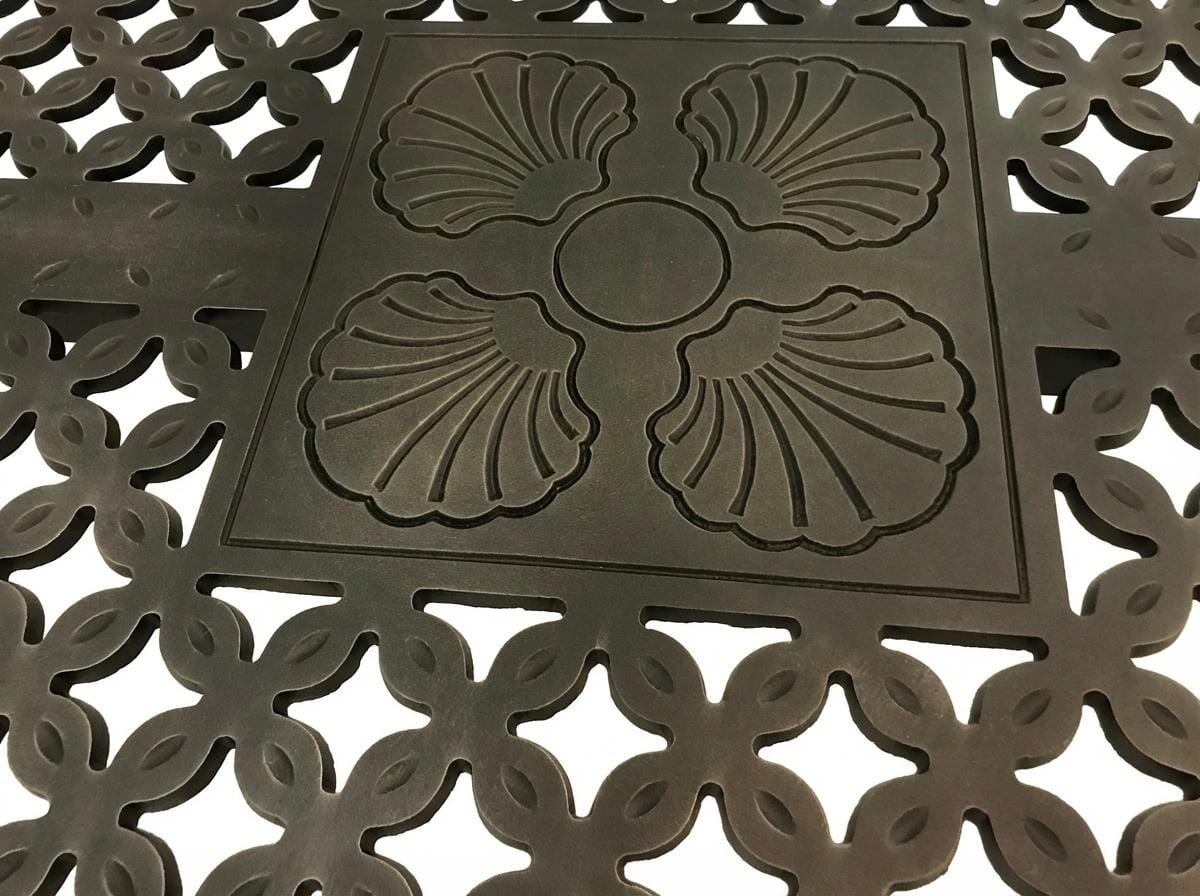 Grande-table-top-detail