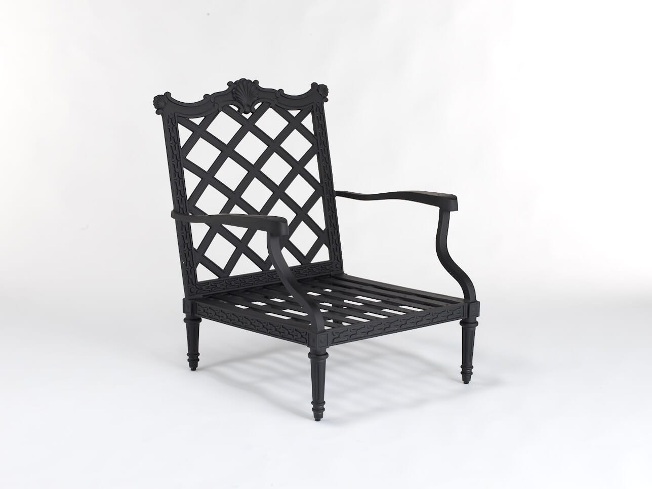 Grande_Lounge_Chair_Studio_No_Cushions